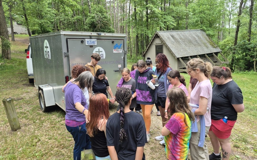 W.A.R. Girls on the Trail